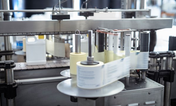 The release liners used for automatic labelling machines incorporate silicone coatings to ensure reliable label application